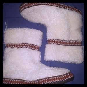 Booties/house shoes